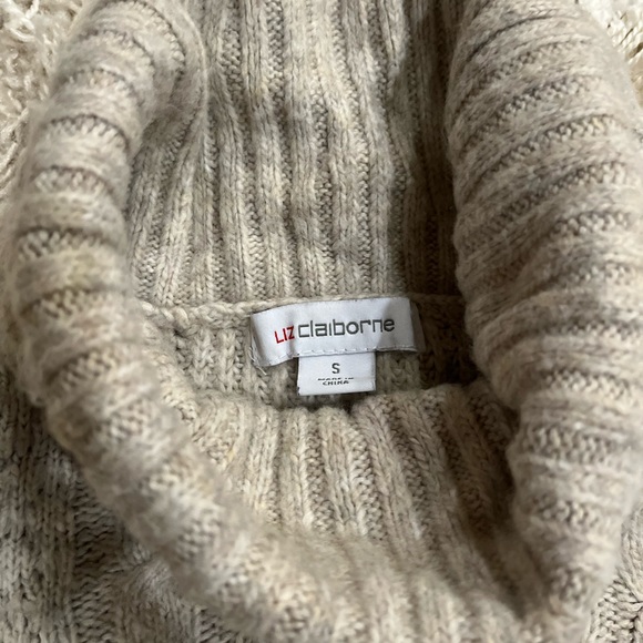 Gorgeous Liz Claiborne Grey sweater Cowl Neck Button Accents small Grey - Picture 3 of 4